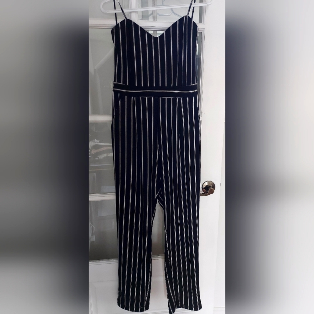 🔥 NWT Chic Black and White Striped Jumpsuit